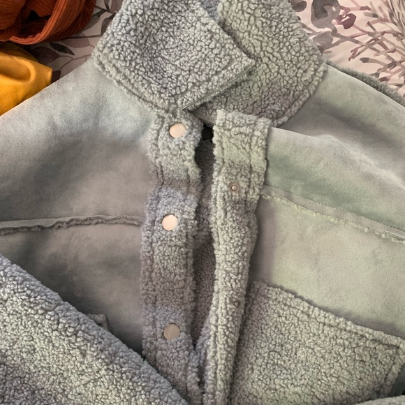 Forever21 Fleece Suede jacket - Picture 5 of 6